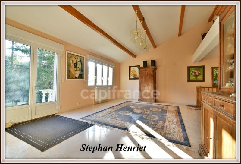 Maison - 266 m² - 11 pièces