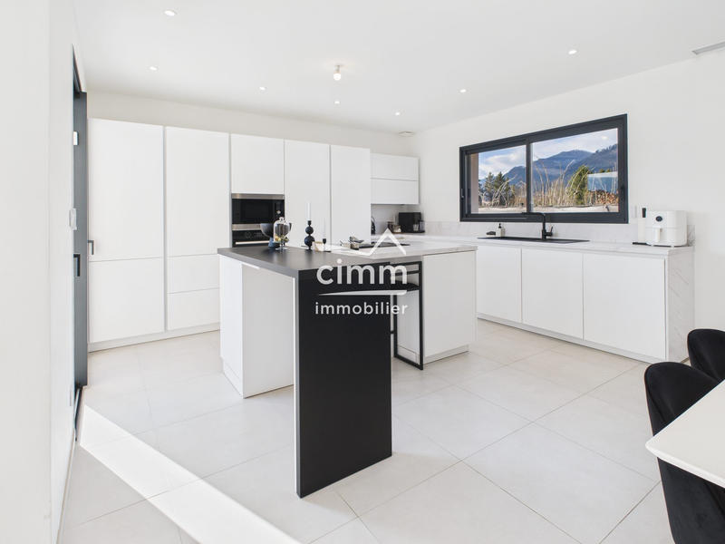 Villa - 130 m² - 4 pièces