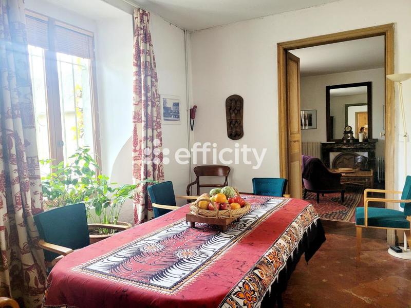 Maison - 180 m² - 7 pièces