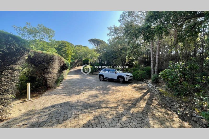 Villa - 300 m² - 8 pièces