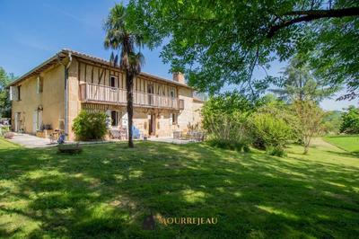 Demeure - 460 m² - 16 pièces