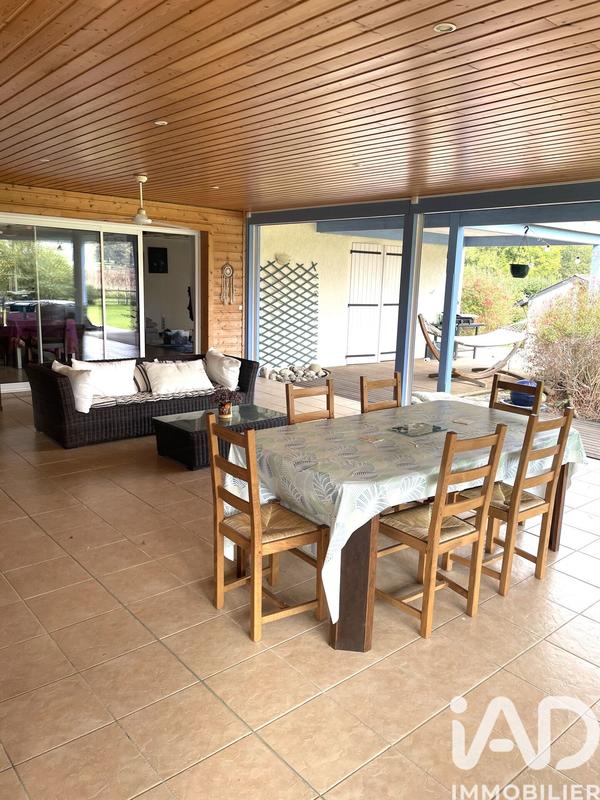 Maison - 237 m² - 8 pièces