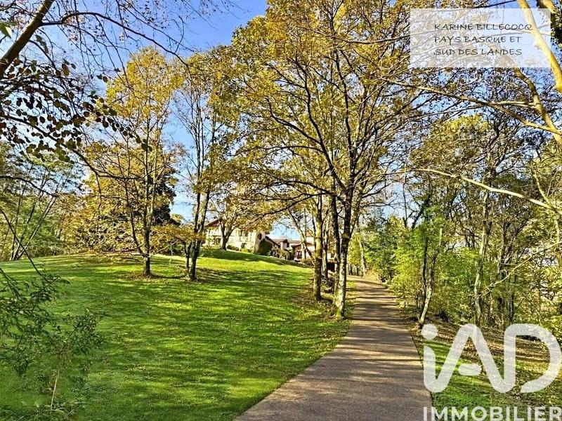 Maison - 338 m² - 12 pièces