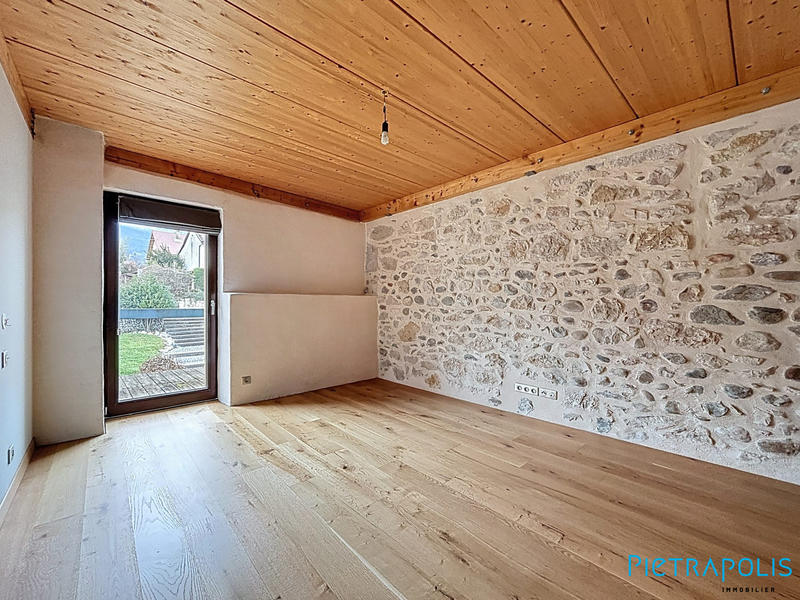 Maison - 255 m² - 5 pièces