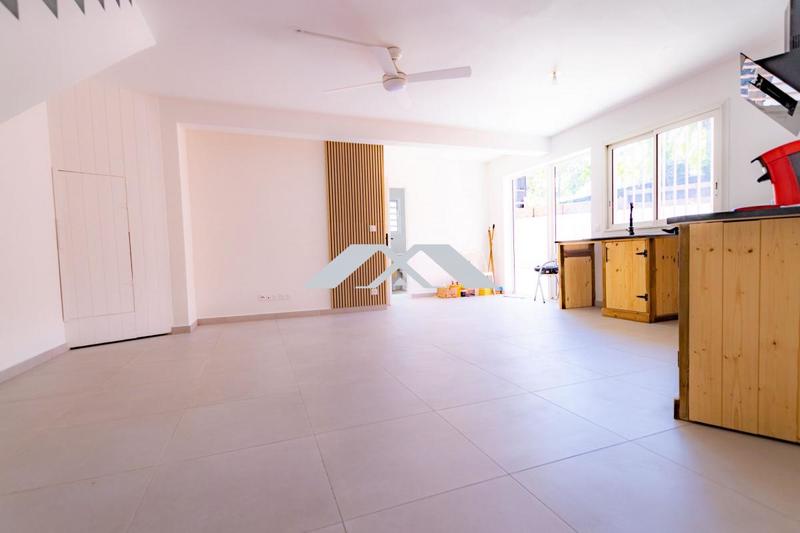 Maison jumelée - 86 m² - 4 pièces