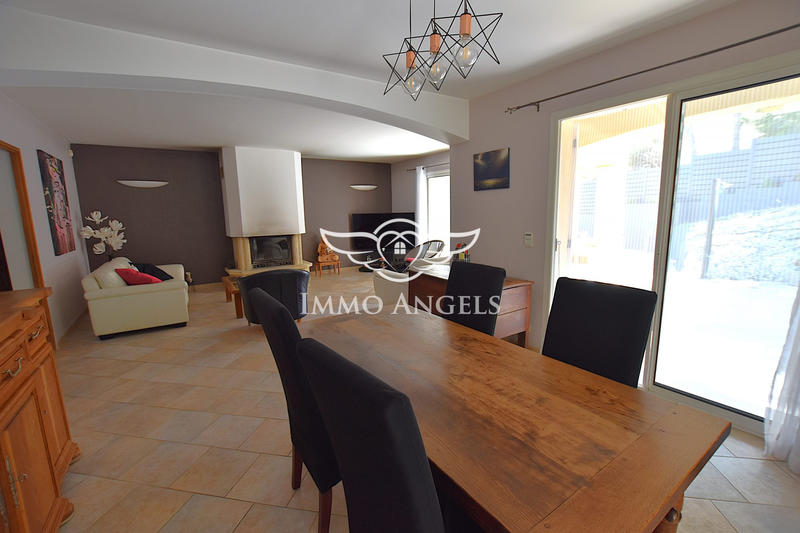 Villa - 206 m² - 9 pièces