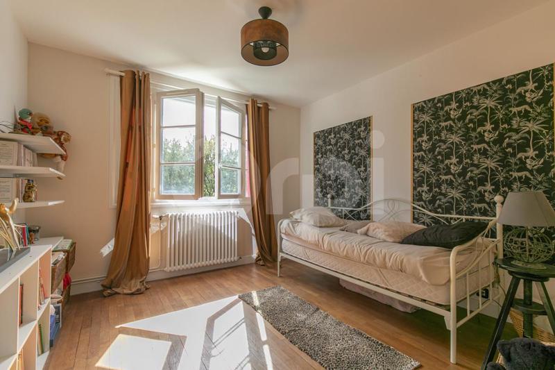 Maison - 183 m² - 7 pièces