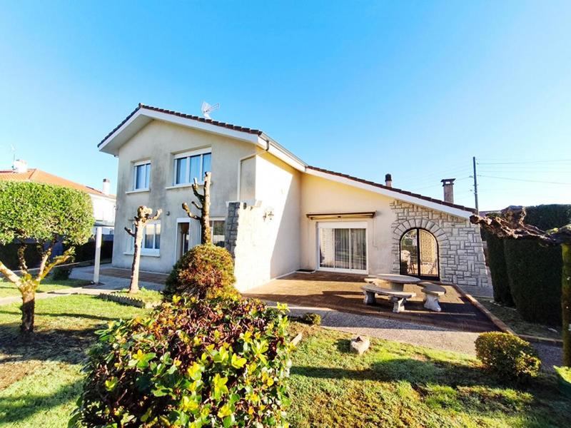 Maison - 181 m² - 7 pièces