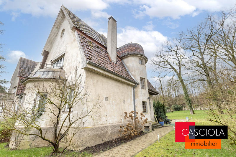 Maison - 259 m² - 9 pièces