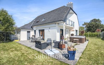 Maison contemporaine - 121 m² - 6 pièces