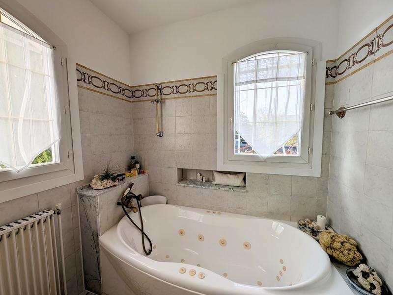 Maison - 199 m² - 7 pièces