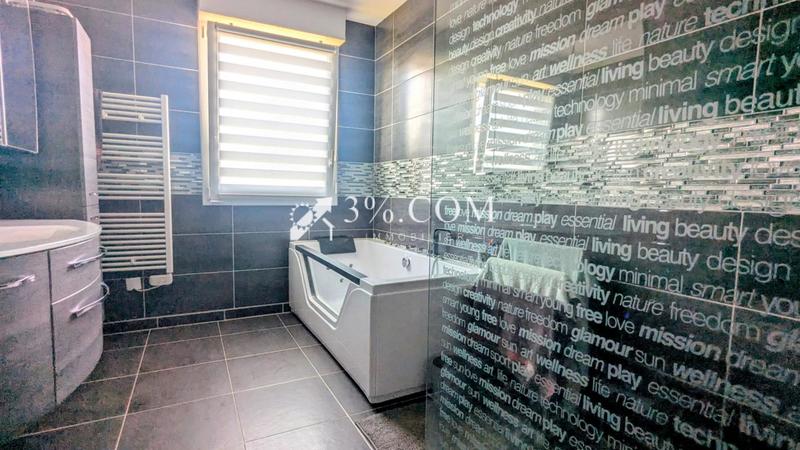 Maison - 103 m² - 4 pièces