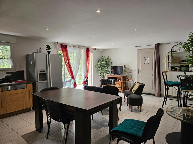 Maison - 203 m² - 7 pièces