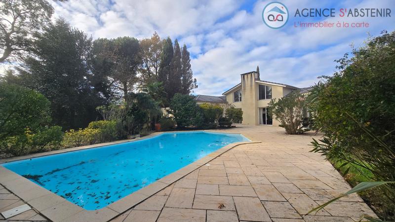 Maison - 258 m² - 7 pièces