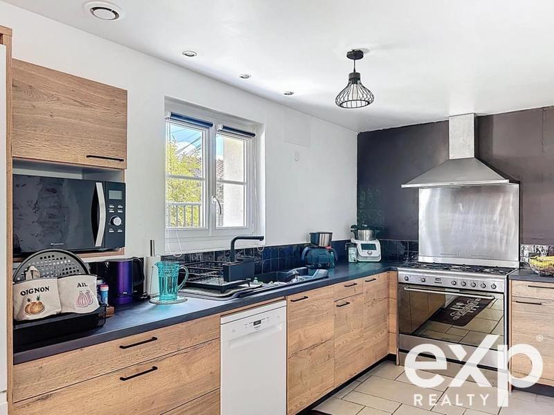 Maison - 209 m² - 9 pièces