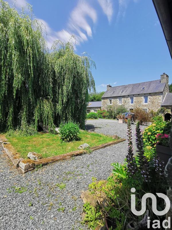 Maison - 236 m² - 8 pièces