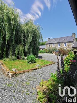 Maison - 236 m² - 8 pièces