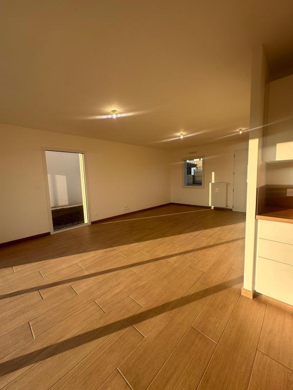 Maison - 92 m² - 4 pièces