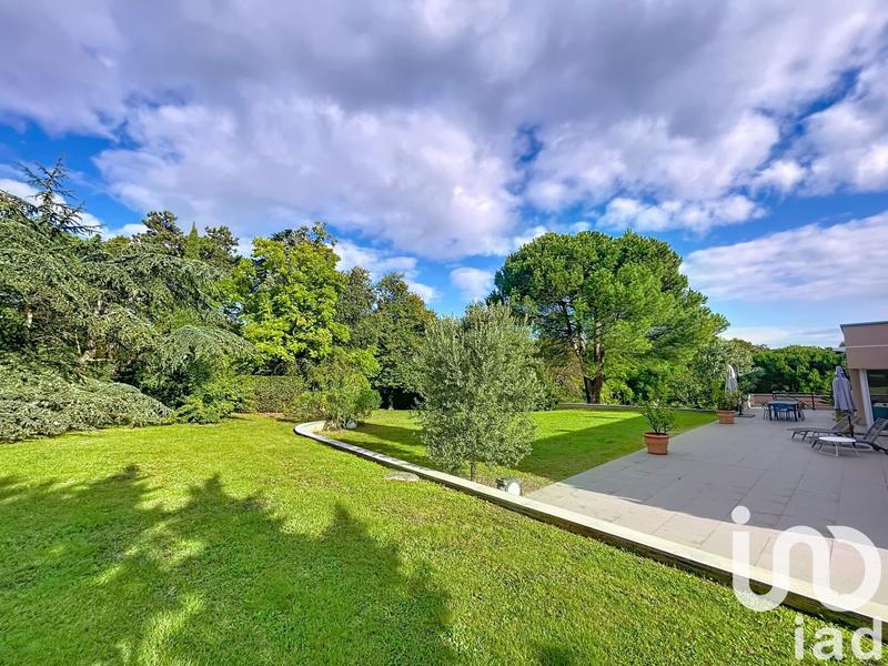 Maison - 218 m² - 6 pièces