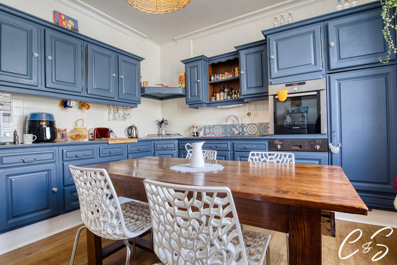 Maison ancienne - 193 m² - 7 pièces