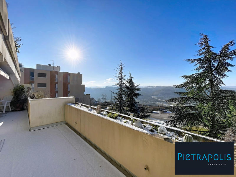 Appartement - 77 m² - 3 pièces