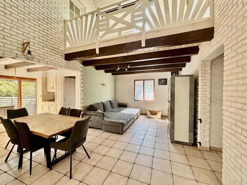 Maison - 162 m² - 7 pièces