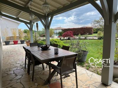 Maison - 275 m² - 9 pièces