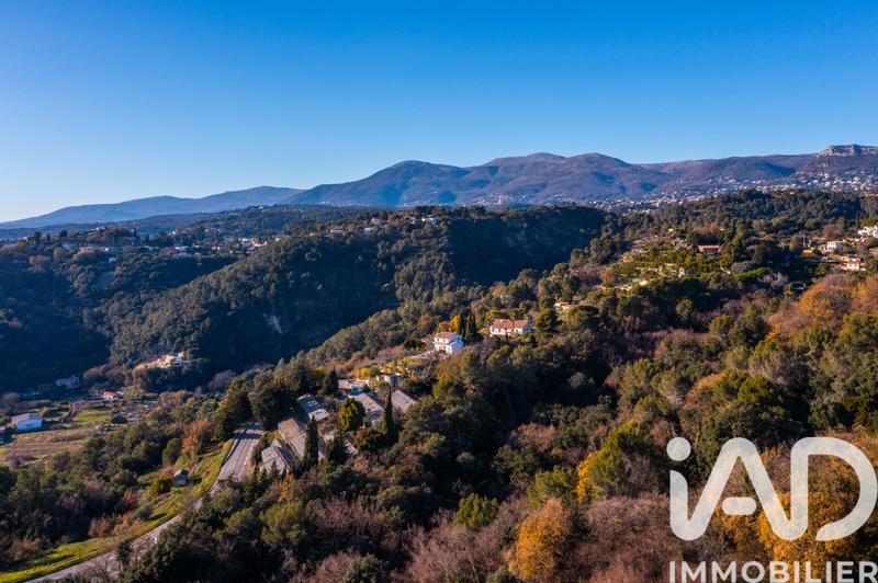 Maison - 230 m² - 7 pièces