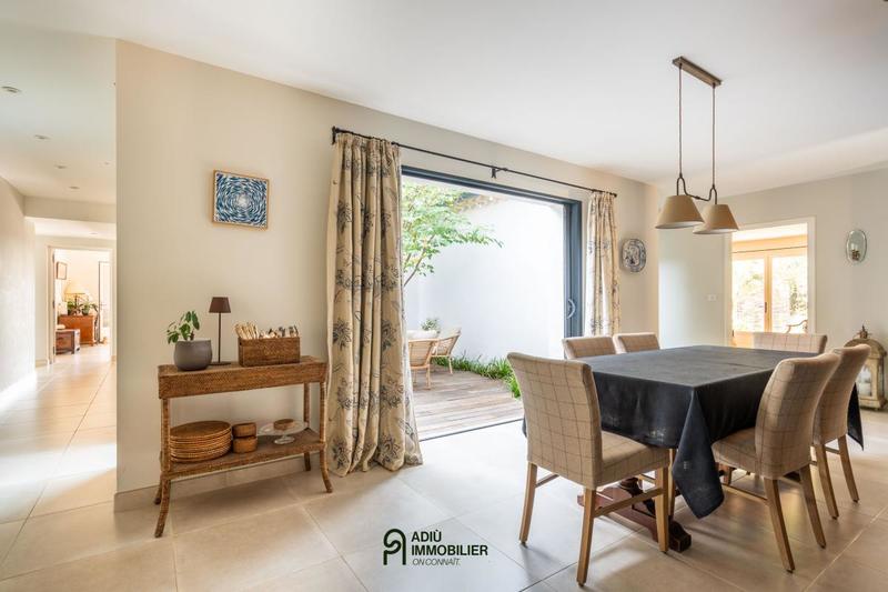 Villa - 417 m² - 11 pièces