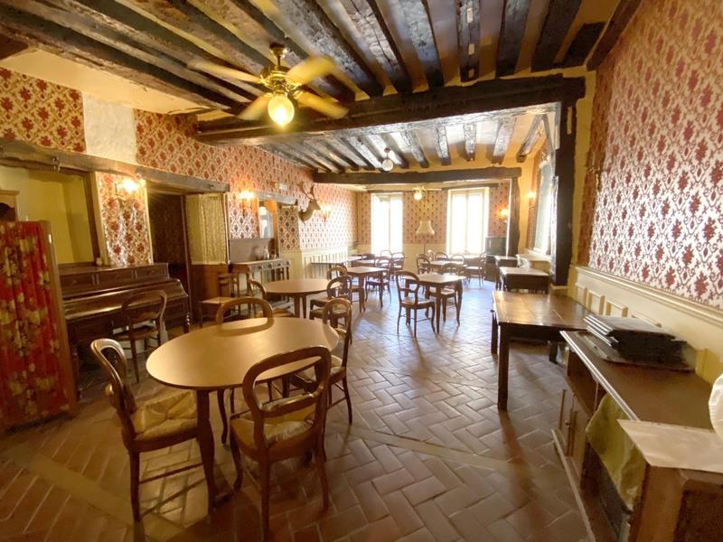 Maison - 425 m² - 16 pièces