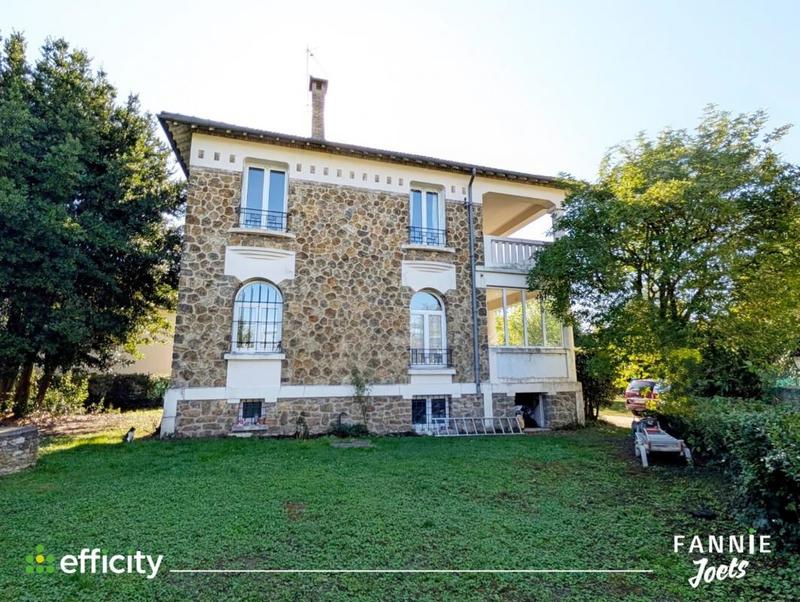 Demeure - 137 m² - 6 pièces