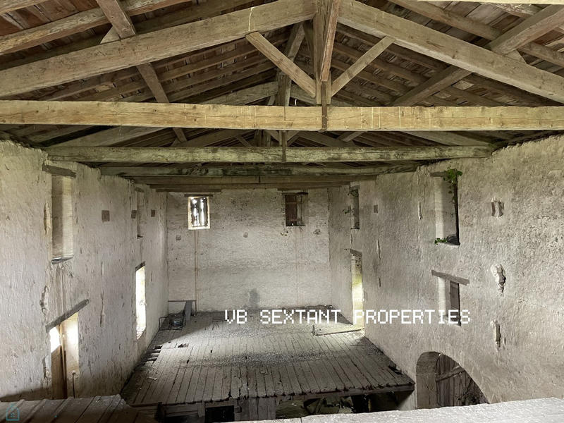 Maison - 250 m² - 1 pièce