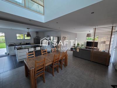 Maison - 147 m² - 6 pièces