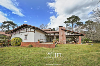 Maison d'architecte - 235 m² - 6 pièces