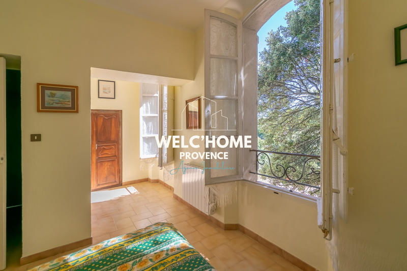 Maison - 181 m² - 9 pièces