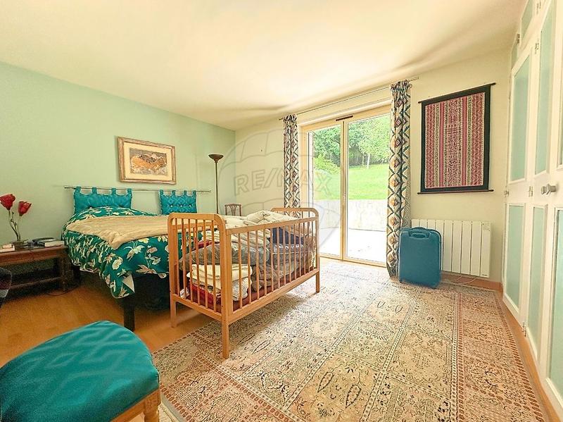 Propriété - 220 m² - 8 pièces