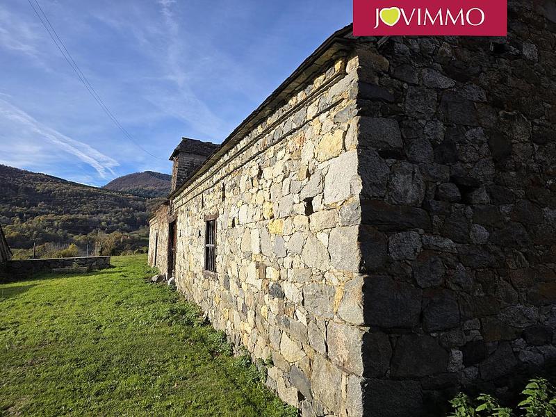 Maison - 300 m² - 1 pièce