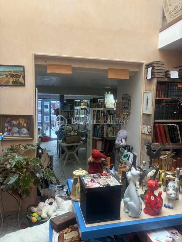 Local commercial - 177 m² - 4 pièces