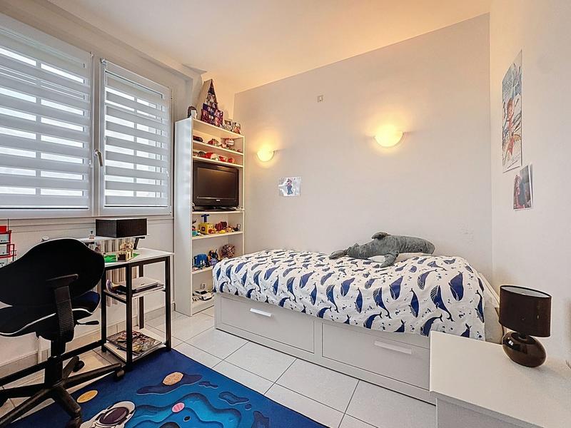 Maison - 230 m² - 9 pièces