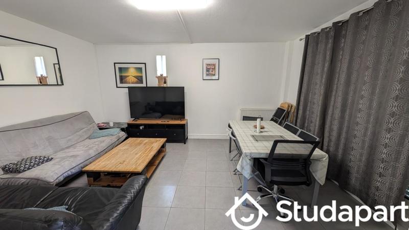 Chambre - 11 m² - 1 pièce