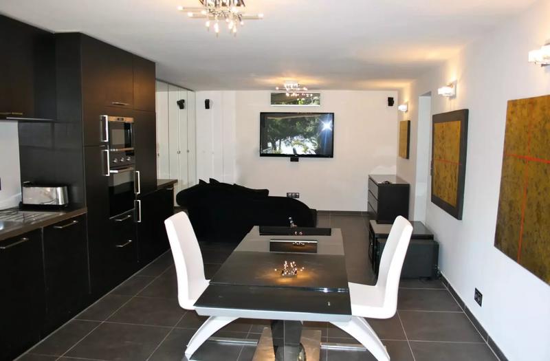 Maison - 172 m² - 10 pièces