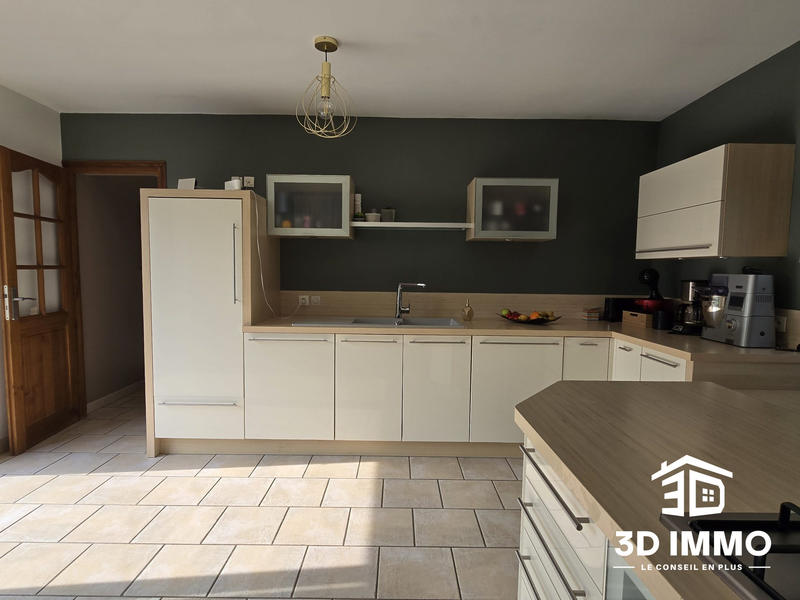 Maison - 230 m² - 7 pièces