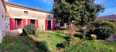 Maison - 260 m² - 8 pièces