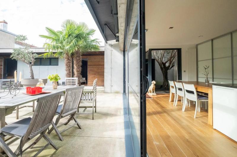 Villa - 297 m² - 8 pièces