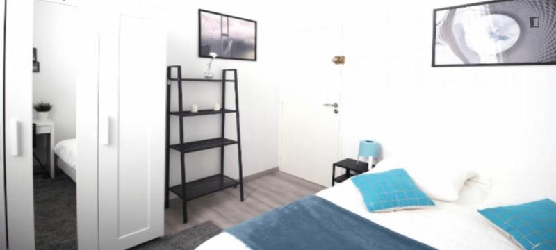Chambre - 9 m² - 7 pièces