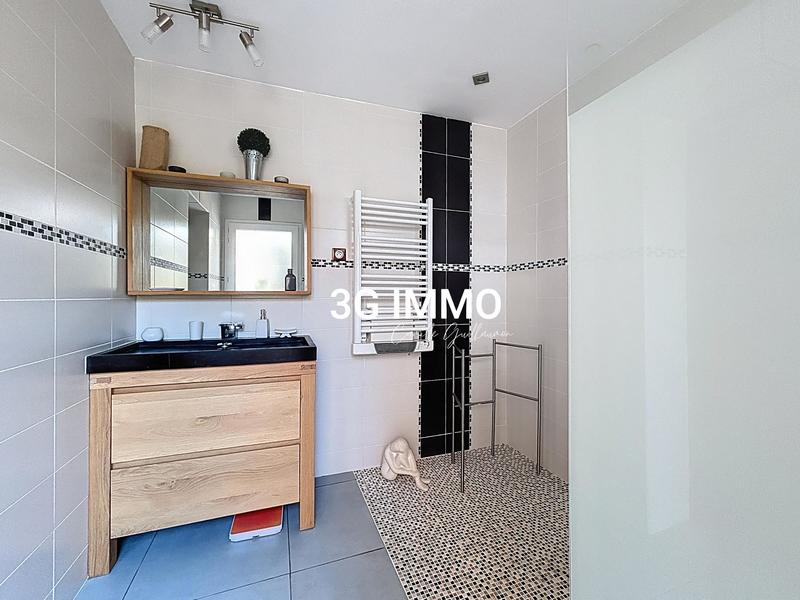 Maison - 185 m² - 5 pièces