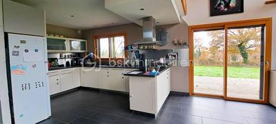 Maison - 168 m² - 8 pièces