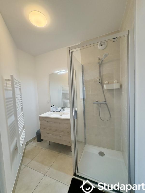 Chambre - 9 m² - 1 pièce