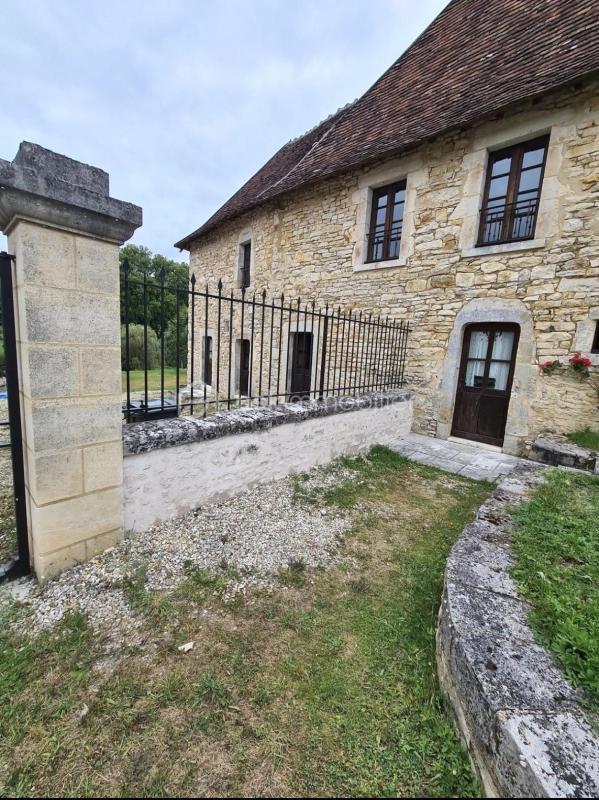 Maison - 240 m² - 9 pièces