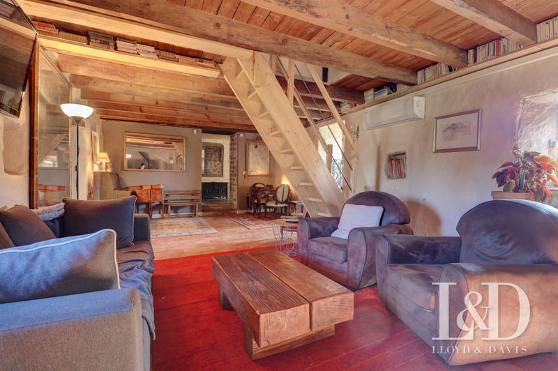 Mas - 250 m² - 9 pièces